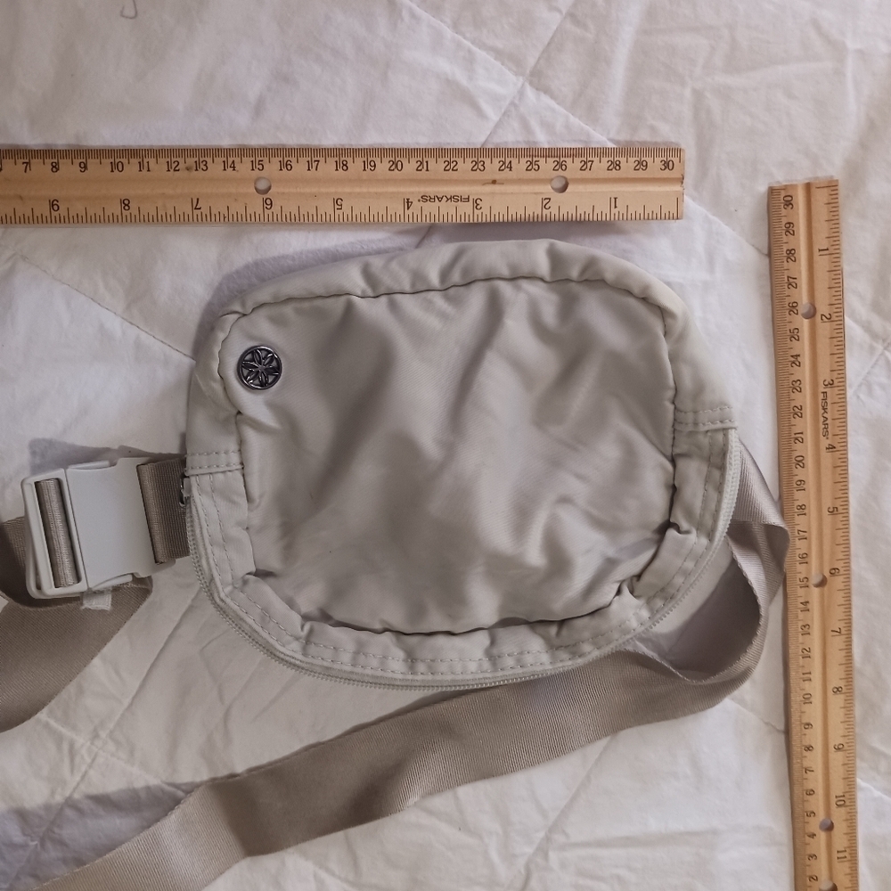 Giaim Waist Bag - Picture 3 of 7